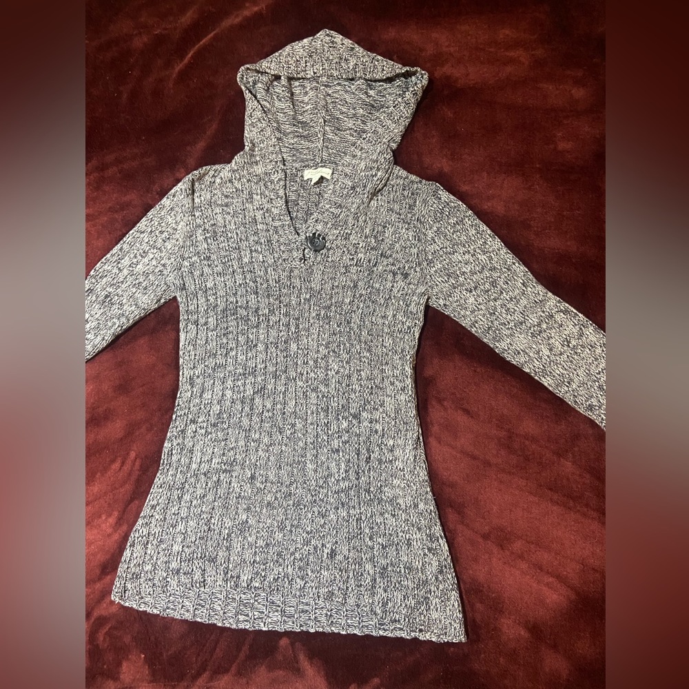 Women’s Long sleeve hooded sweater